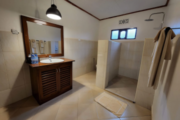 Bougainvillea Safari Lodge 5