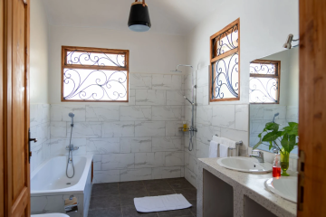 Mount Meru Game Lodge 5